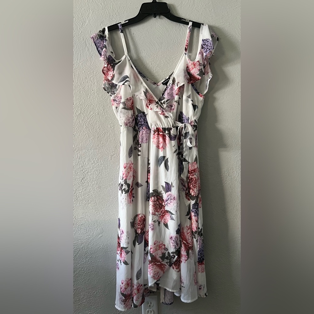 TORRID Cold Shoulder Floral Dress EUC
